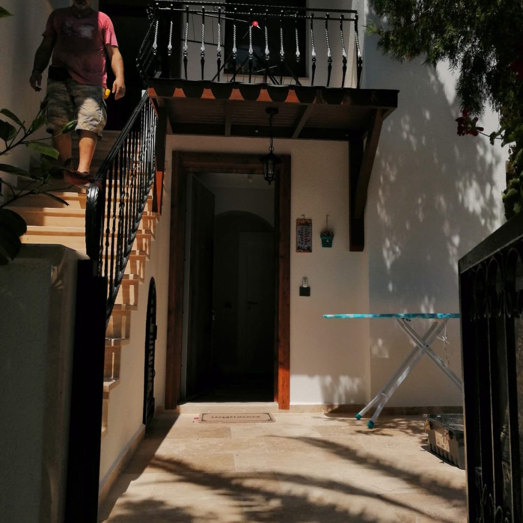 b779bc53-b375-4828-a7b1-f5044ac7d59d